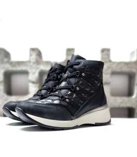 Vista semi lateral del botin con cremallera Mysoft negro