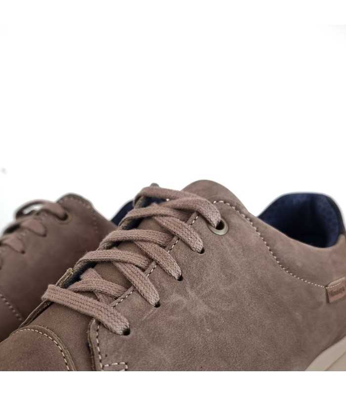 Detalle del cierre de cordones del zapato topo fabricado por Himalaya.