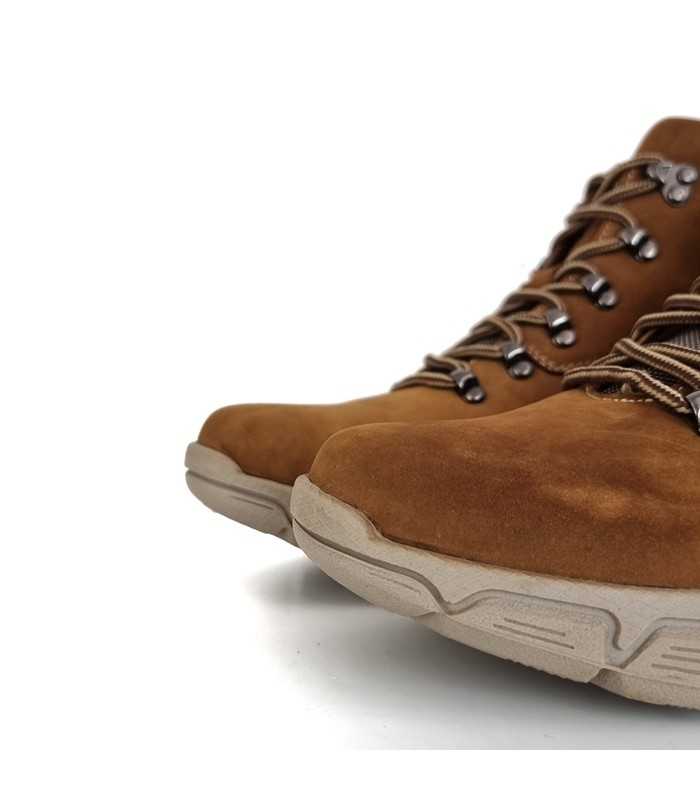 Foto detalle tejido : Textura piel nobuck bota Bellus marrón.