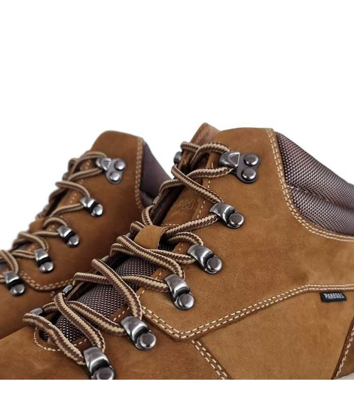 detalle de cierre cordones de Bota hombre Bellus marrón