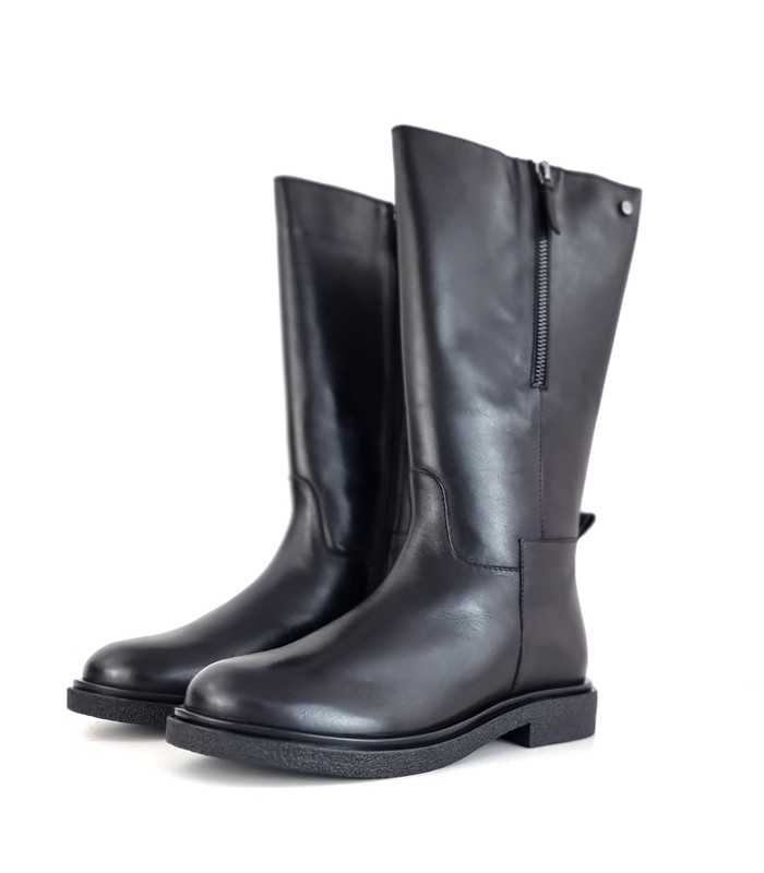 Botas de caña alta Kangaroos en medio perfil, mostrando el detalle de la suela de 2 cm y la altura de la caña de 40 cm