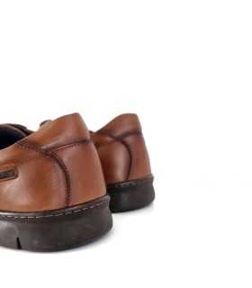 Detalle en piel de vacuno:
Piel de vacuno suave y duradera, hecha 100% en España en zapto negro