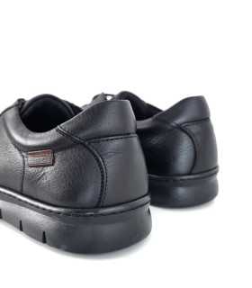 Detalle en piel de vacuno:
Piel de vacuno suave y duradera, hecha 100% en España en zapato negro