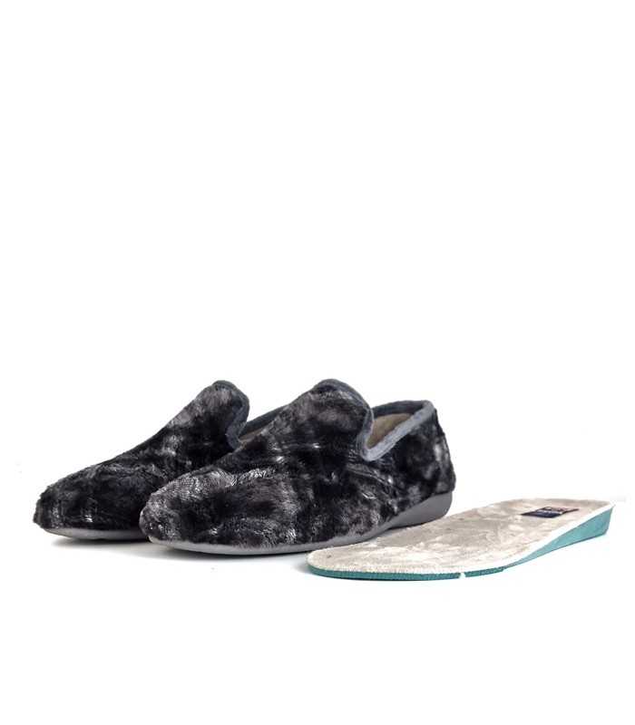 plantilla de zapatilla gris de hombre de Gema Garcia extraida.