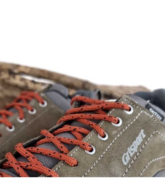 detalle del cierre de cordones naranja de Zapatilla senderismo impermeable mujer
