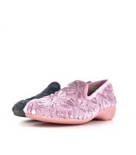 Foto de medio perfil: "Zapatilla Kenia con cuña, disponible en gris marengo y rosa palo