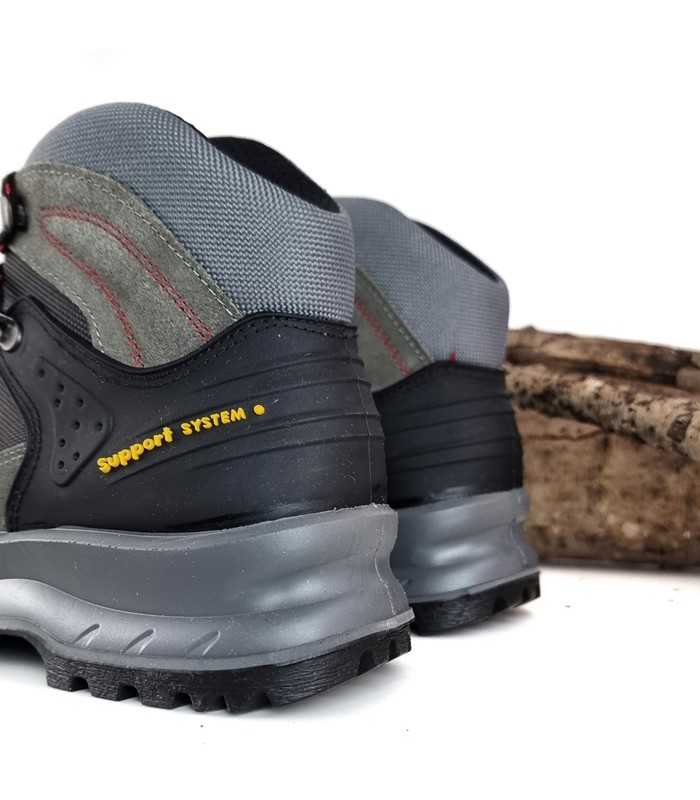 Parte trasera con lazo de doble costura y lengüeta de fuelle en la bota Grisport"