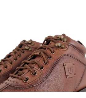 Detalle cordones bota impermeable hombre Cardozo