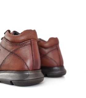 Vista talón bota impermeable marrón Cardozo 1956