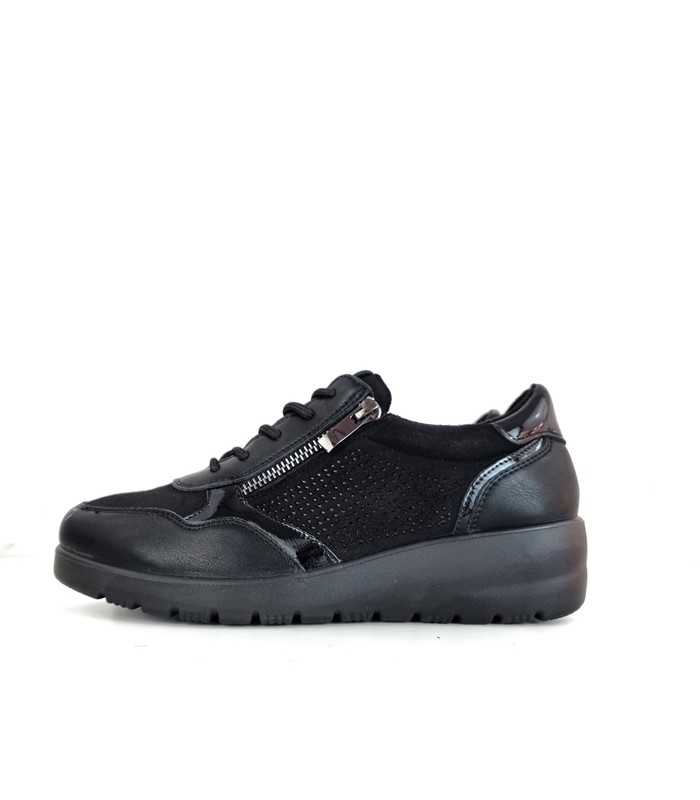 Vista lateral del zapato Doctor Cutillas en color musgo, con cierre de cordones y cremallera lateral color negro