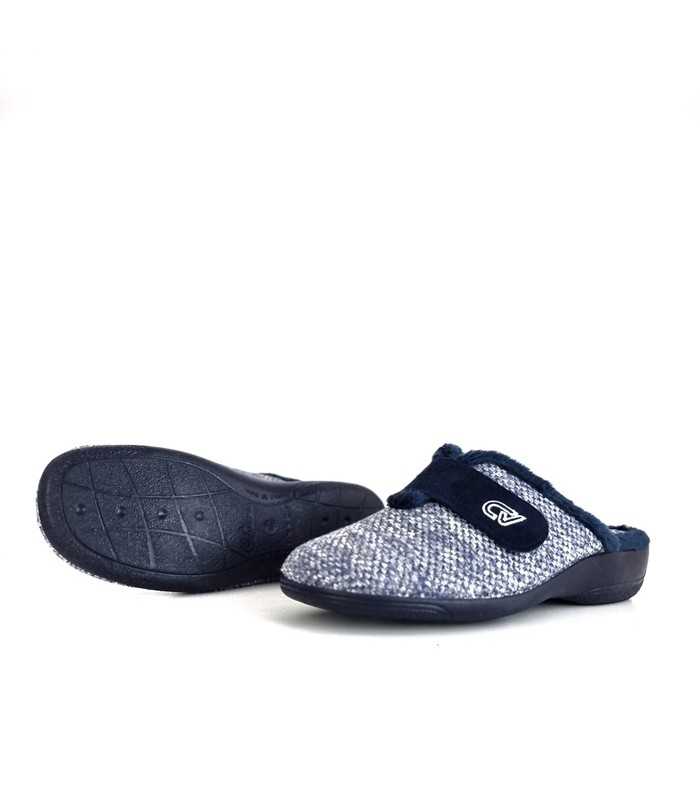 vista de suela antideslizante de zapatillas de casa de invierno