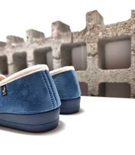 Vista trasera zapatilla mujer textil azul con bordado floral