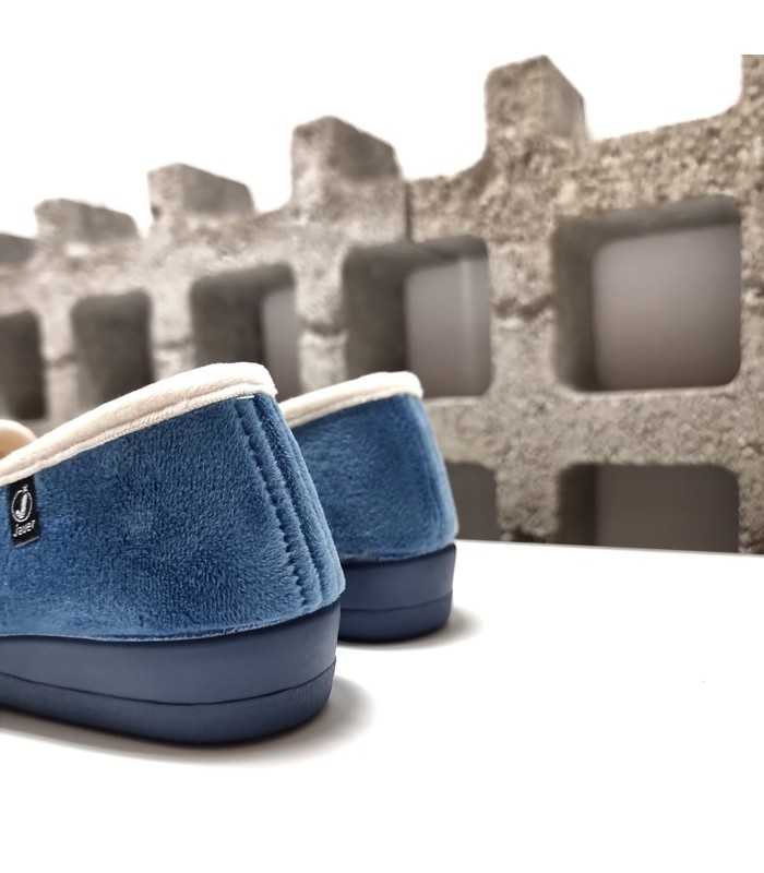 Vista trasera zapatilla mujer textil azul con bordado floral