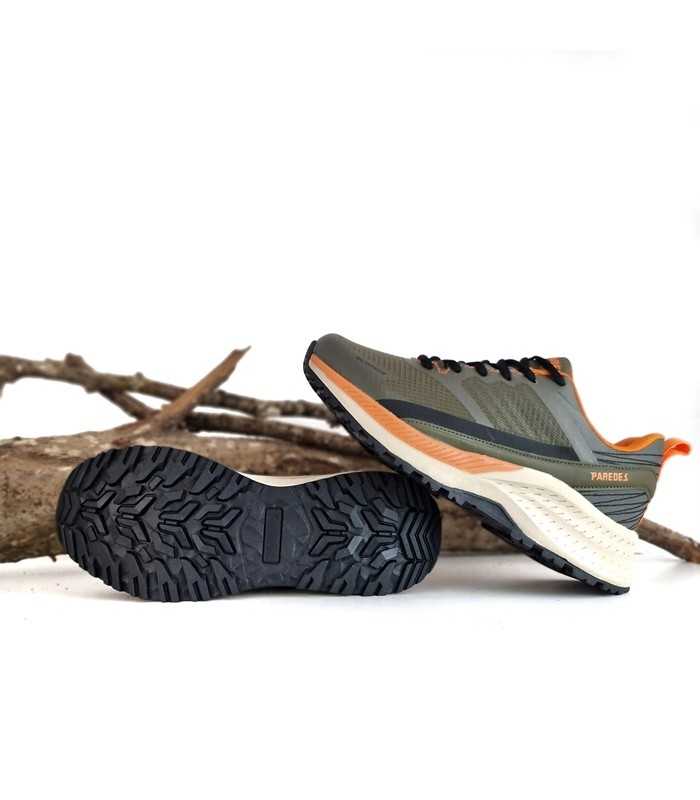 detalle de la suela dentada de las zapatillas para hombre de Paredes