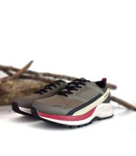 zapatillas de senderismo Gascones de Parees vistas de perfil color marron