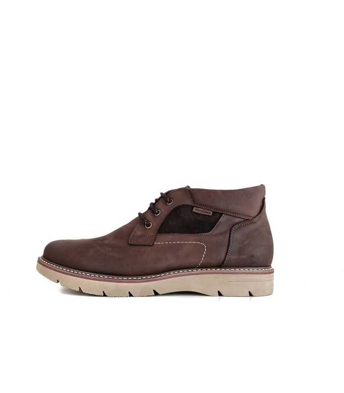 Perfil : Botas casual marrón de Himalaya , con corte en piel y detalles en nobuck oscuro .