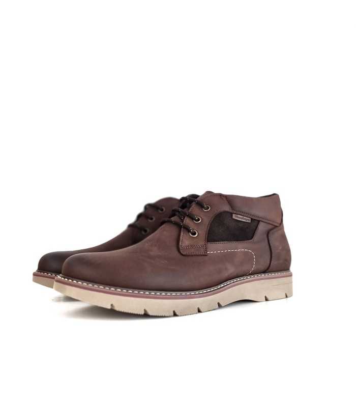 foto de medio perfil de botas marron para hombre de himalaya.