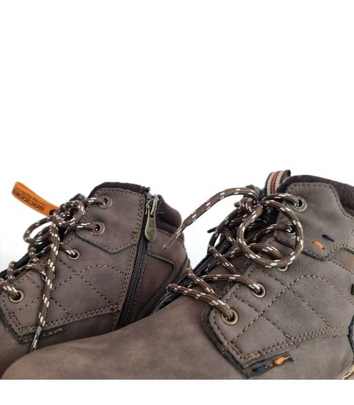 Detalle del cierre con cordones Dockers marron de Bota casual hombre impermeable