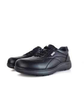 Medio perfil del mocasín Luisetti impermeable en piel negra para hombre.