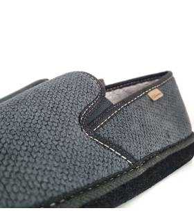 detalle del textil de zapatillas gris