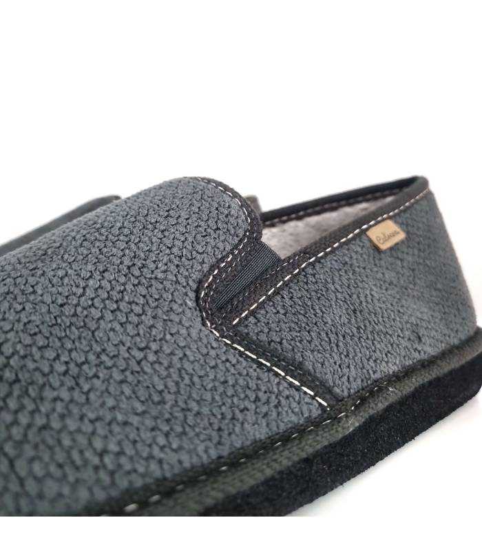 detalle del textil de zapatillas gris