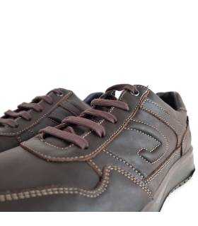 vista del cierre de cordones de los zapatos impermeables de Grisport de hombre