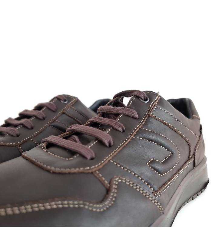 vista del cierre de cordones de los zapatos impermeables de Grisport de hombre