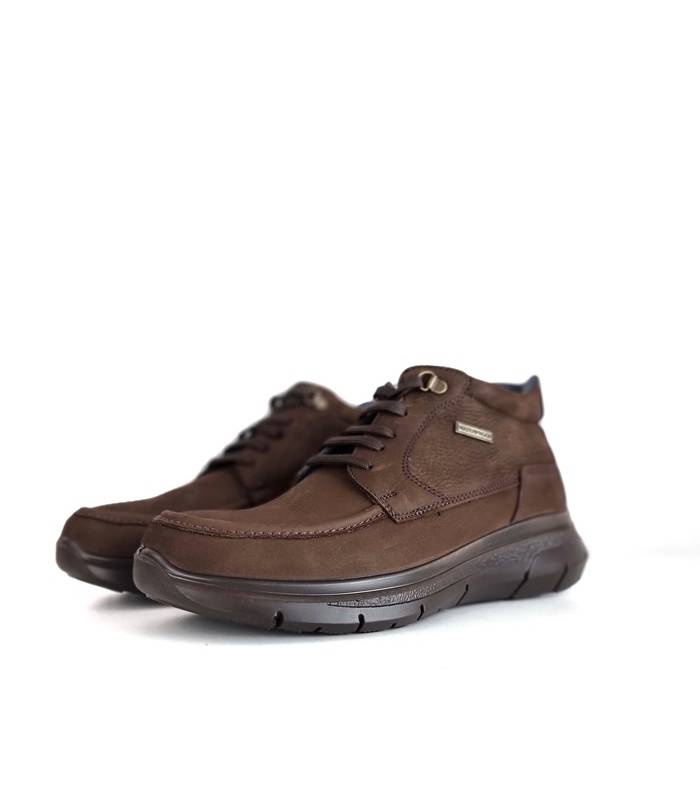 Botínes Torsion Luisetti, detalle del diseño en color taupe, medio perfil.