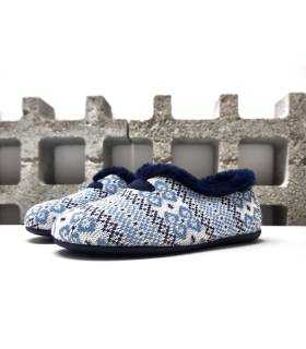 vista de medio perfil de zapatillas de casa azul fabricada por Cabrera para mujer