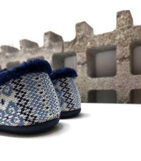 vista trasera de las zapatillas de casa para inverno de Cabrera azules