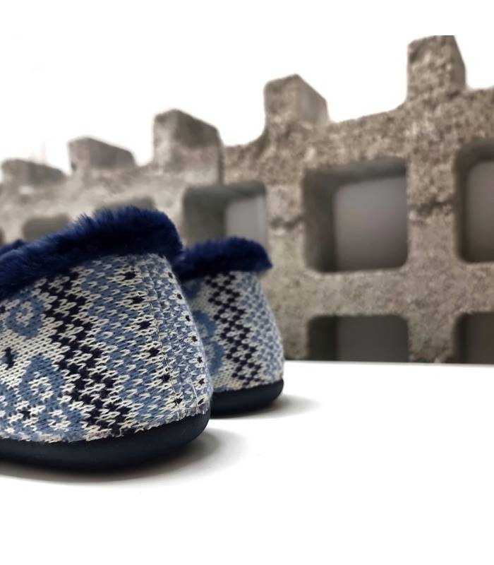vista trasera de las zapatillas de casa para inverno de Cabrera azules