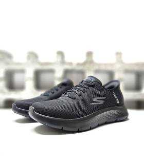 Skechers Go Walk Flex hombre en color negro con detalles sintéticos termosellados y suela flexible con tracción.