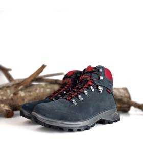 Vista semi lateral de bota de trekking para hombre modelo Dynamic 05