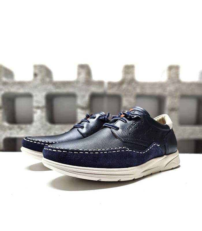 Zapato hombre cordón elástico de Baerchi en color azull, vista de medio perfil