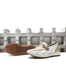 Vista del piso de goma antideslizante de Mocasín piel mujer Kangaroos
