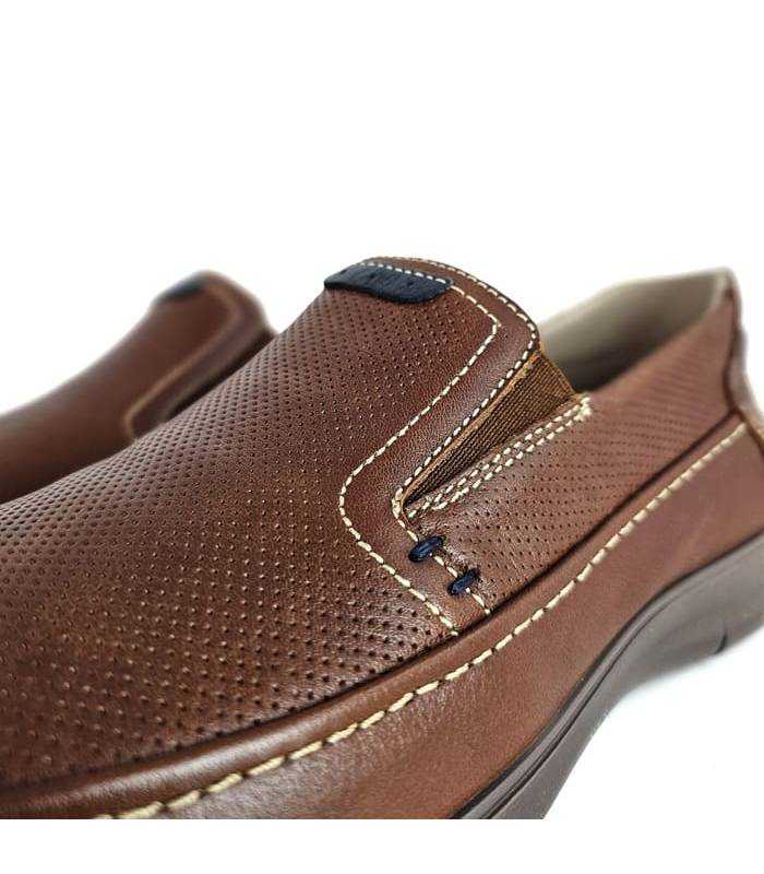 Elásticos laterales para mejor ajuste en el mocasín Luisetti