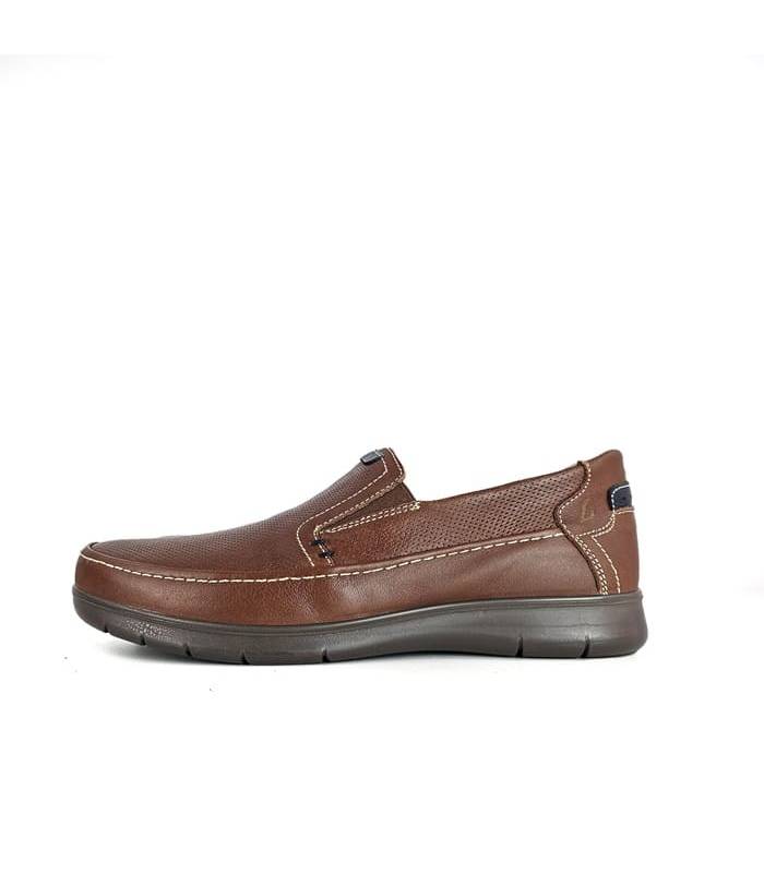 Zapato mocasín ancho piel marrón Luisetti de perfil