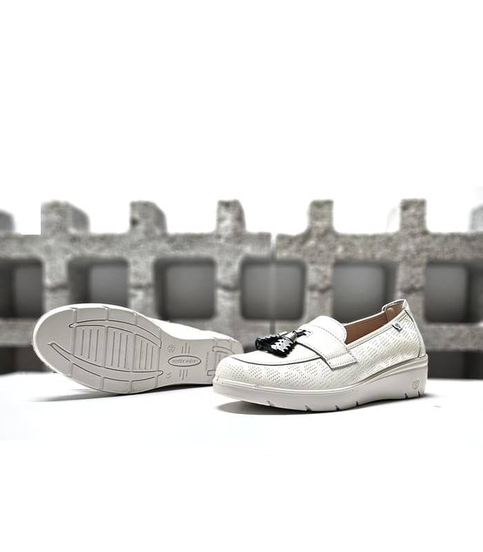 Suela de goma flexible y antideslizante del zapatos Laura Azaña.