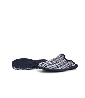 Vista de la suela:
Piso de goma antideslizante, ideal para caminar con seguridad en casa de zapatilla cuadros azules