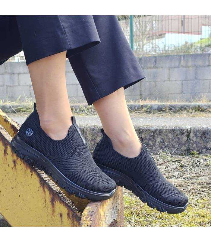 Deportivos de mujer modelo Runner lady negro tipo mocasín de laura Azaña