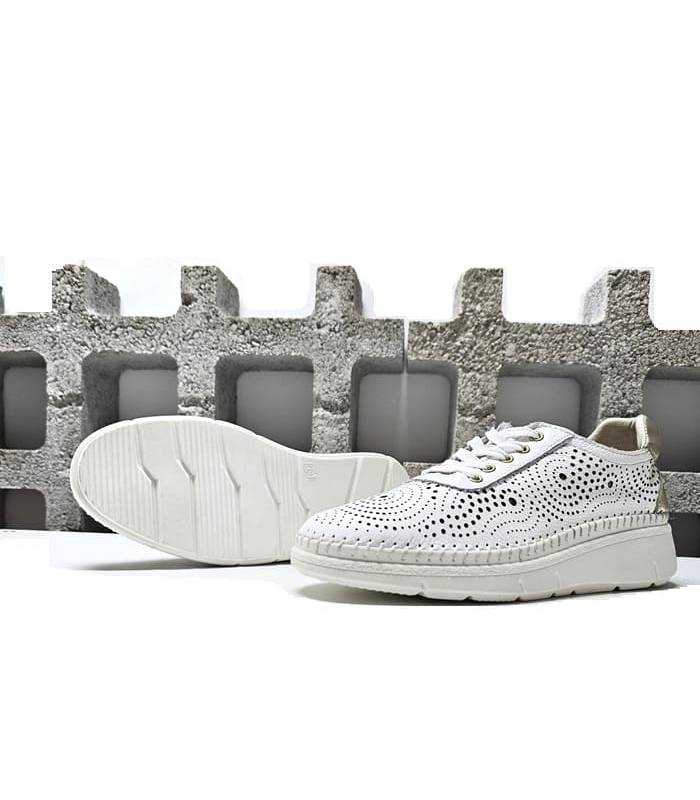 Vista del piso flexible del zapatos de piel blanco de Leyland