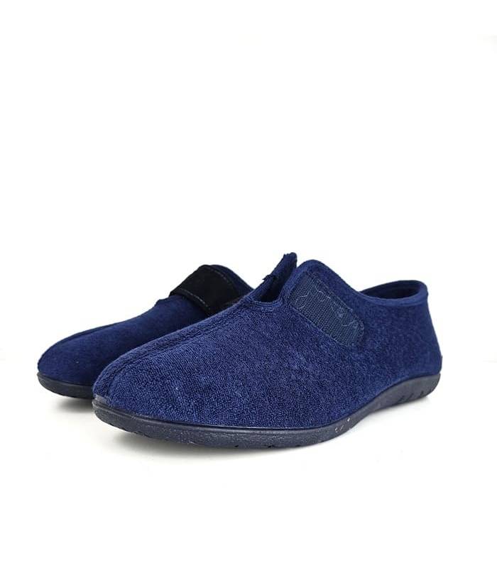 Zapatillas hombre de rizo azul con cierre de velcro y apertura en el empeine.