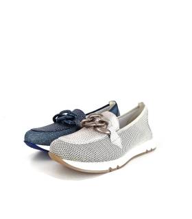 Comparativa de los dos colores disponibles de Mocasín Doctor Cutillas con horma ancha bonito y hebilla decorativa.