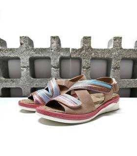 Sandalias cuña ligera mujer Comfort Class con tiras cruzadas de rafia y piel vista en ángulo