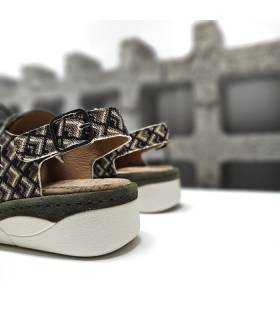 sandalias verdes velcro talón Comfort Class, vista del talón