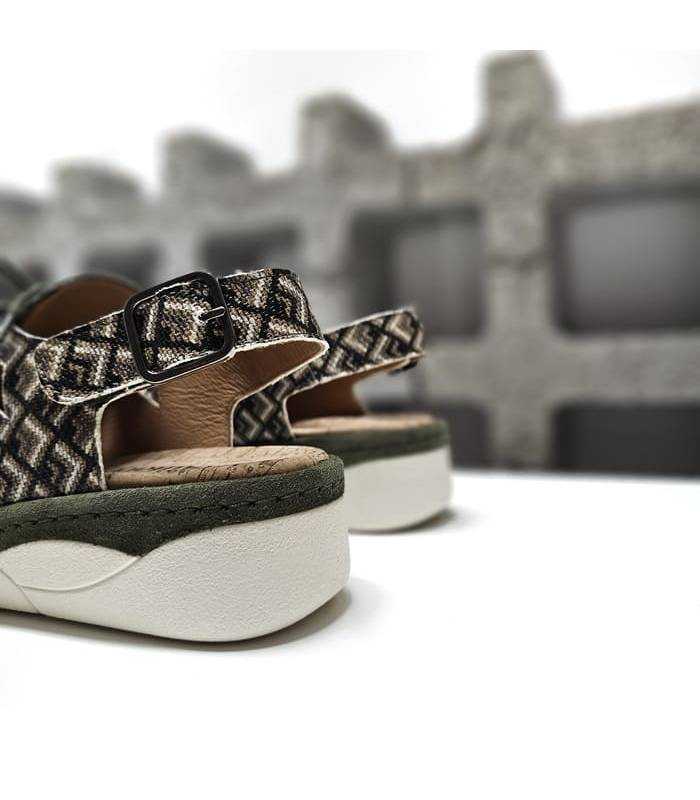 sandalias verdes velcro talón Comfort Class, vista del talón