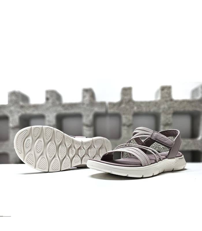 Suela blanca con tracción de sandalia Skechers Go Walk Flex color malva