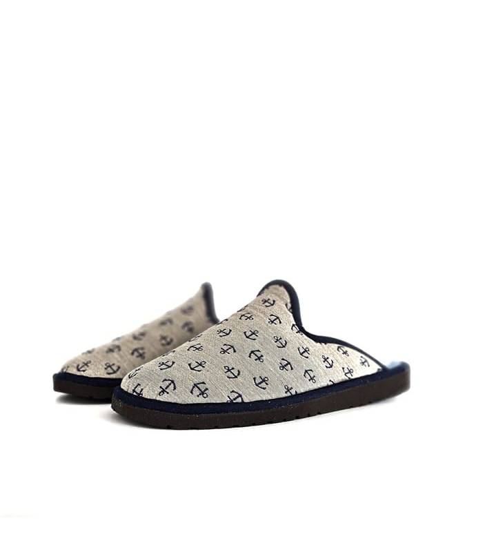 Vista lateral de la zapatilla casa hombre anclas Pelusin