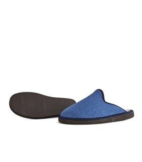 Detalle del piso microporoso antideslizante de la zapatilla descalza hombre Pelusin.