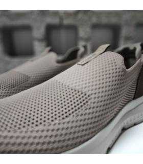 Detalle del tejido de punto transpirable del mocasín Nicoboco, ideal para verano